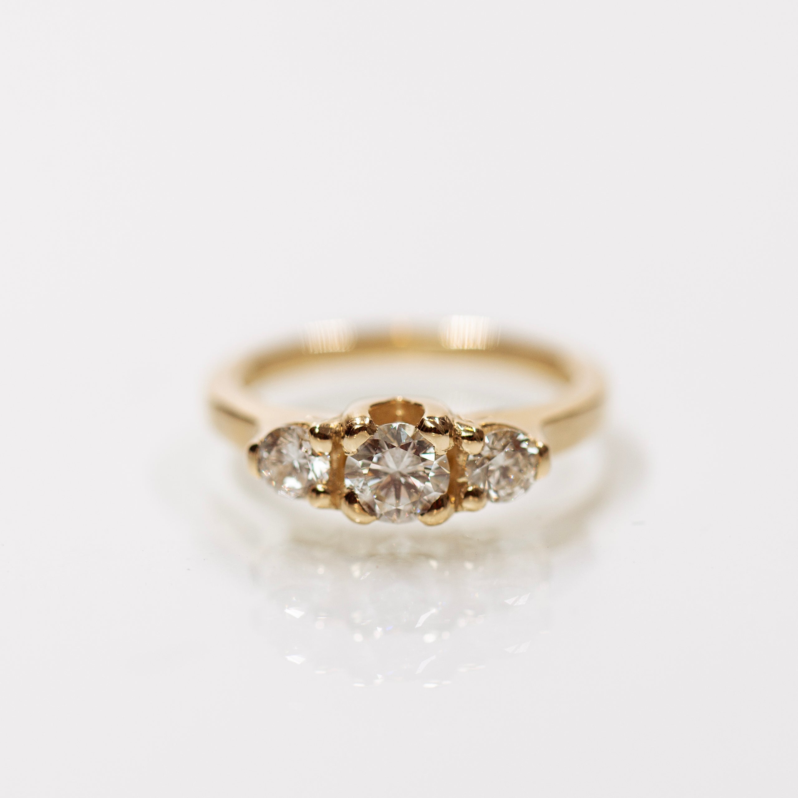 Tri-stone Ring with White Diamonds Kwintner - Main Image