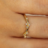 Sparkling Wavy Cluster With White Diamonds