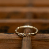 Gradual sizes white diamond branch ring