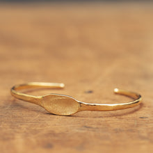 Load image into Gallery viewer, Solid fingerprint gold bracelat
