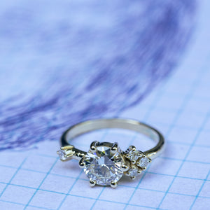 Large diamond asymmetric branch ring
