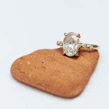 Load image into Gallery viewer, Impressive oval diamond branch ring

