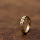 Thin Kernel Texture Gold Ring