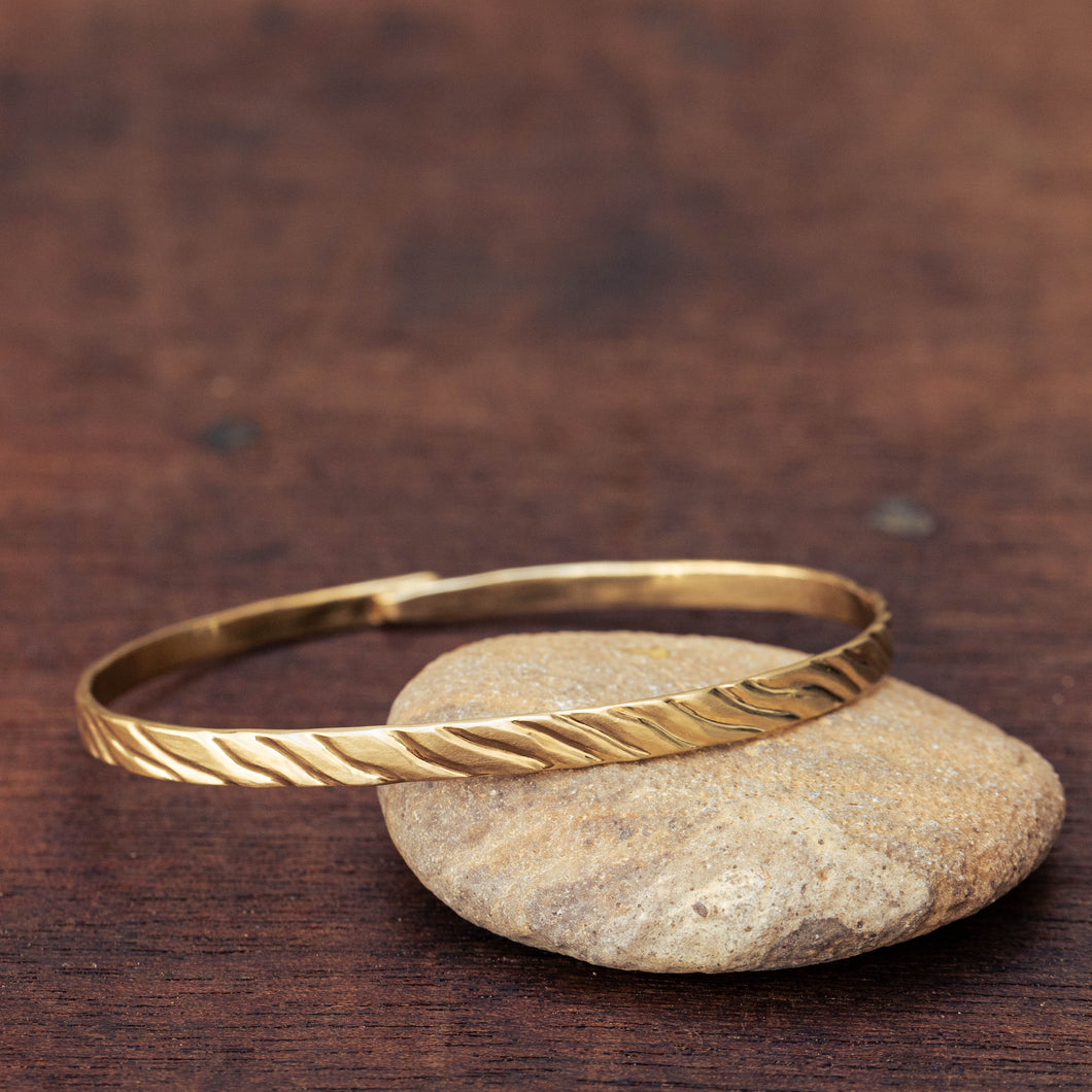 Ripples textured gold bracelet