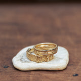 Attached classic-branch ring & narrow grooved wedding rings