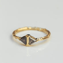 Load image into Gallery viewer, Triangles branch ring with grey diamonds
