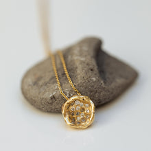 Load image into Gallery viewer, Round classic raw concave necklace
