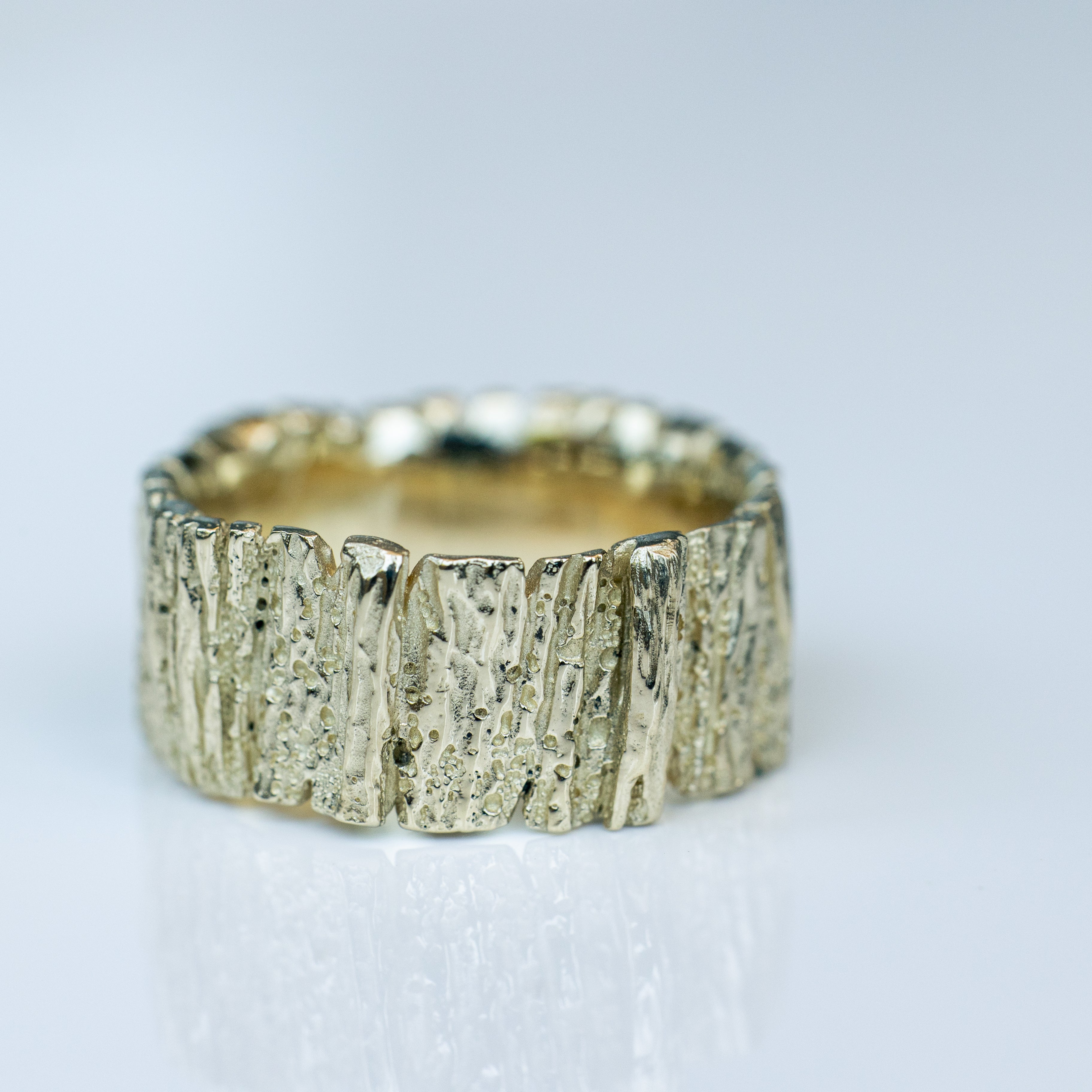 Canelo Tree Trunk Rings Wide Grooved Tree Trunk Ring | Kwintner