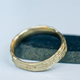 Thin Kernel Texture Gold Ring