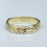 טבעת זהב גולמית גולמית מחוספסת