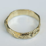 טבעת זהב גולמית גולמית מחוספסת