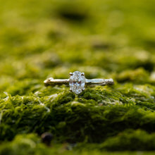 Load image into Gallery viewer, White oval diamond branch ring

