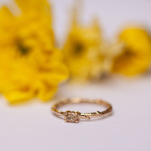Load image into Gallery viewer, Horizontal oval diamond branch ring
