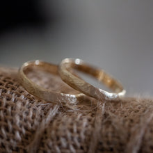 Load image into Gallery viewer, Rock faceted raw gold rings
