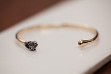 טען תמונה לצפייה בגלריה, Gold Meteorite bracelet
