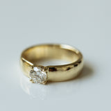 Solitaire chubby gold ring with white diamond