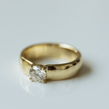 Load image into Gallery viewer, Solitaire chubby gold ring with white diamond
