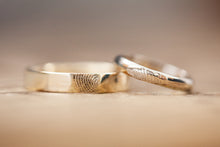 Load image into Gallery viewer, Square Finger prints wedding gold rings
