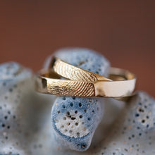 Load image into Gallery viewer, Gentle Square Finger prints wedding gold rings
