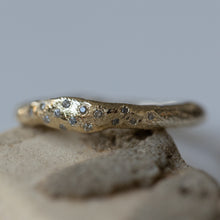 Load image into Gallery viewer, Raw ring with scatterd diamonds
