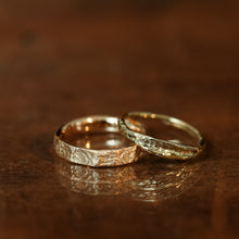 Load image into Gallery viewer, Rock &amp; concave wedding rings
