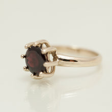 Load image into Gallery viewer, 18K buff-top garnet solitaire ring
