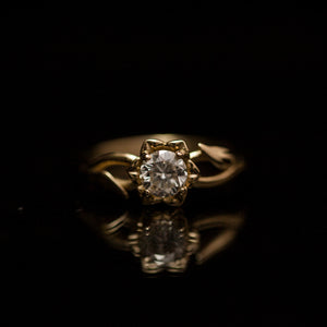 Flower solitaire gold ring