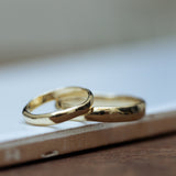 Duo smooth raw wedding rings