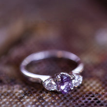 טען תמונה לצפייה בגלריה,  Tri-stone purple sapphire engagement
