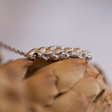 Organic white gold mini-lungo fruit necklace
