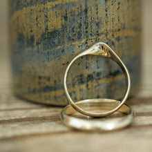 Load image into Gallery viewer, Mobius wedding ring
