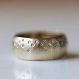 Chubby scattered white gold ring