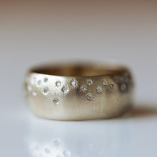 Load image into Gallery viewer, Chubby scattered white gold ring
