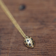 טען תמונה לצפייה בגלריה, Gold beetle pendant with black diamonds
