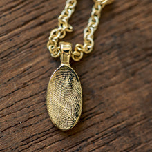 Load image into Gallery viewer, Oval fingerprint gold pendant
