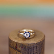 טען תמונה לצפייה בגלריה, White diamond and blue sapphires halo ring
