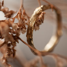 Load image into Gallery viewer, Thick scattered 14k gold diamonds branch rings
