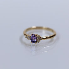 Load image into Gallery viewer, Purple sapphire Spring cluster ring
