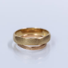 Load image into Gallery viewer, Red &amp; yellow gold fingerprints wedding rings
