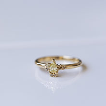 Load image into Gallery viewer, Yellow Diamond Summer cluster ring
