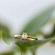 Load image into Gallery viewer, Emerald cut diamond branch ring
