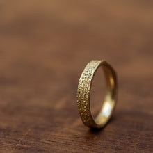 Load image into Gallery viewer, Sponge gold ring
