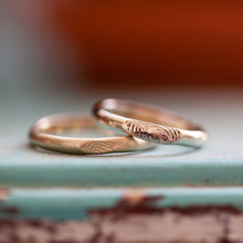 Load image into Gallery viewer, Raw finger-prints wedding rings
