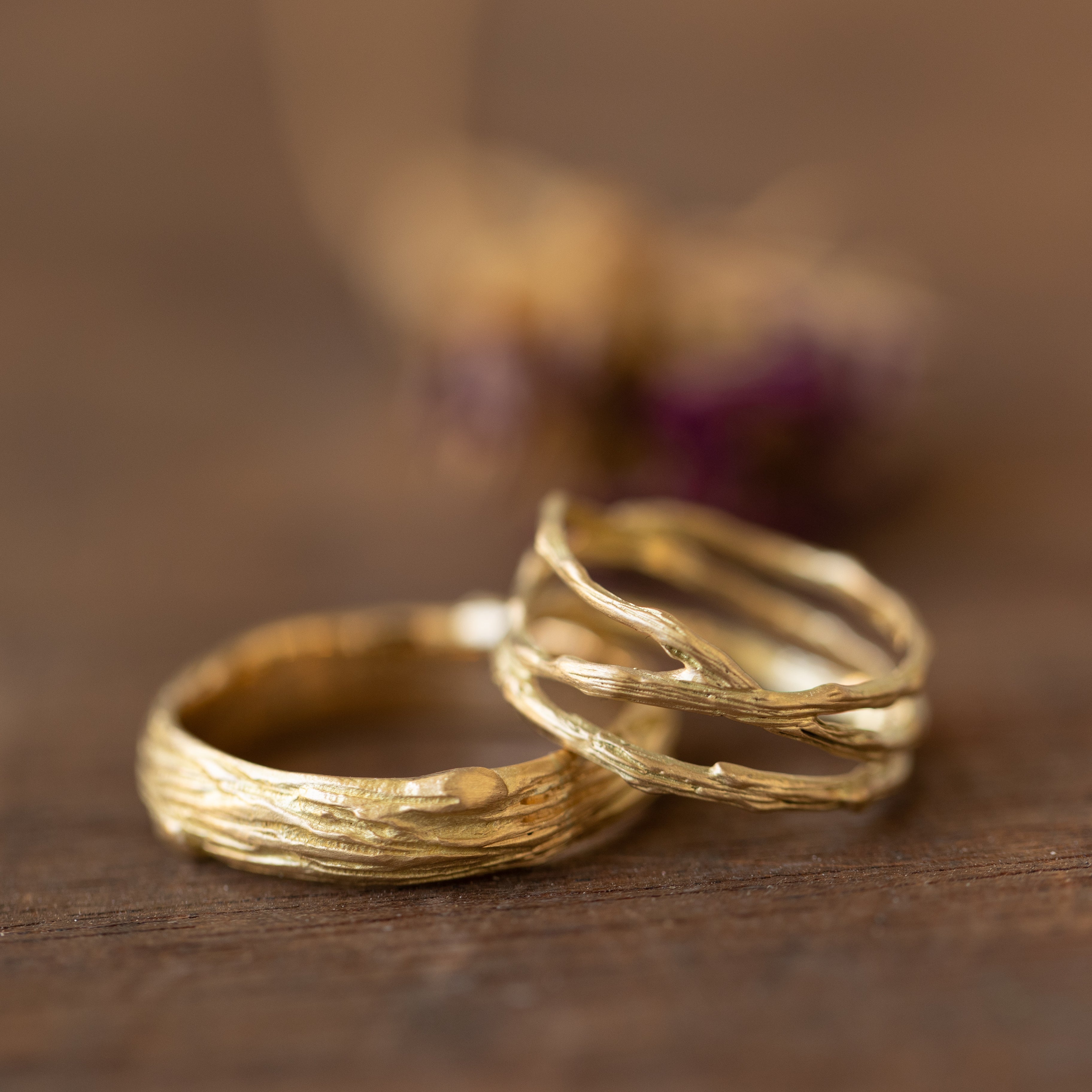 Tree Rings Cross Matching Crossed Branch and Thick Tree Trunk Wedding Ring Set | Kwintner