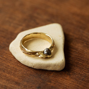 Raw diamond gold ring