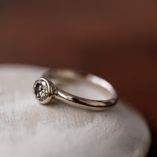 Load image into Gallery viewer, Thin band champagne solitaire ring
