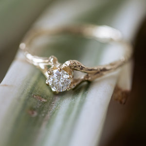 Spread branch engagement ring