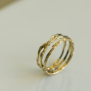 3 crossed branches ring