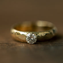 Load image into Gallery viewer, Chubby raw gold ring with white diamond
