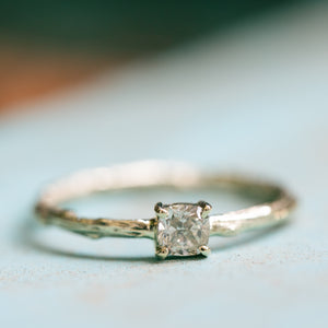 Square solitaire branch ring